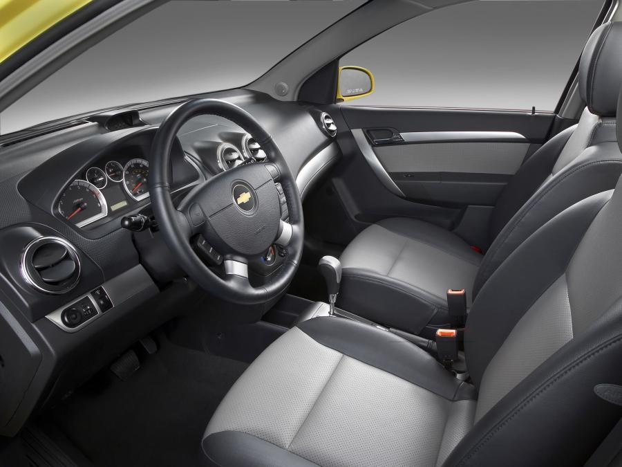  Chevrolet Aveo5 2008 года  (фото 2 из 13)